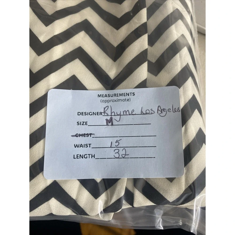 Rhyme Los Angeles Womens Black and‎ White Chevron Skirt Size Medium